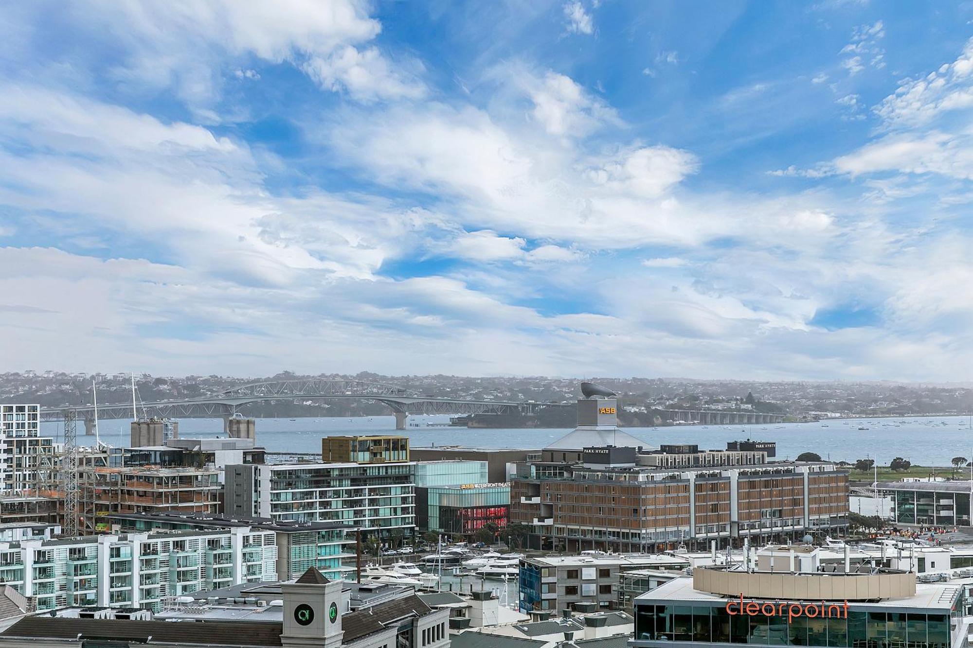 Royale Palace - Rooftop Pool &spa Apartment Auckland